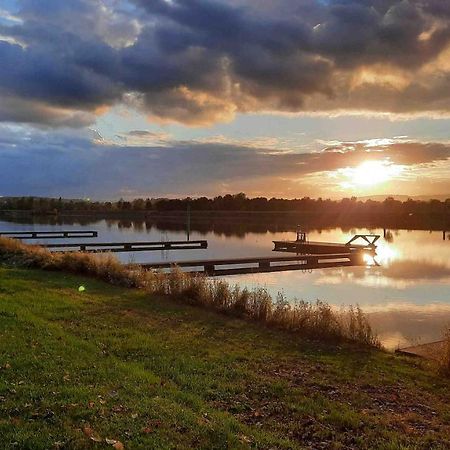 Camping Aux Rives Du Soleil Понт-де-Во Екстериор снимка