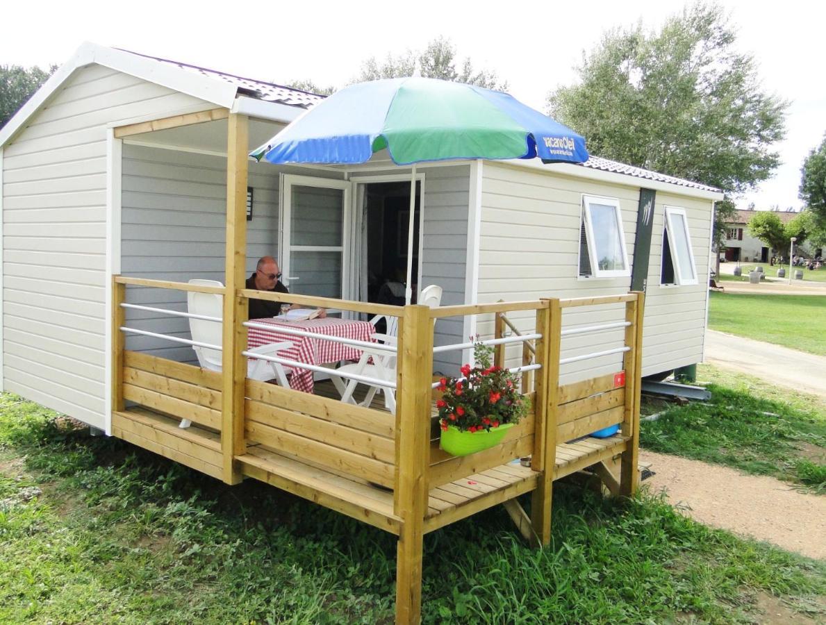 Camping Aux Rives Du Soleil Понт-де-Во Екстериор снимка